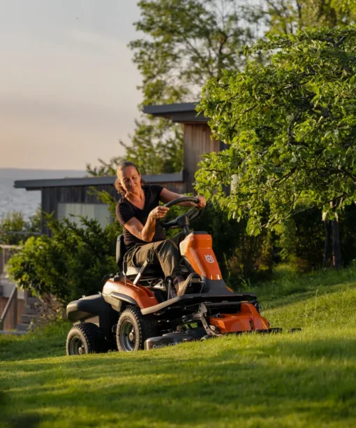 Husqvarna Rider R 200iX AWD Aufsitzfrontmäher – Image 5