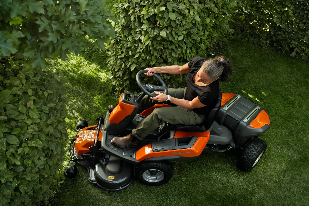 Husqvarna Rider R 200iX AWD Aufsitzfrontmäher – Image 6