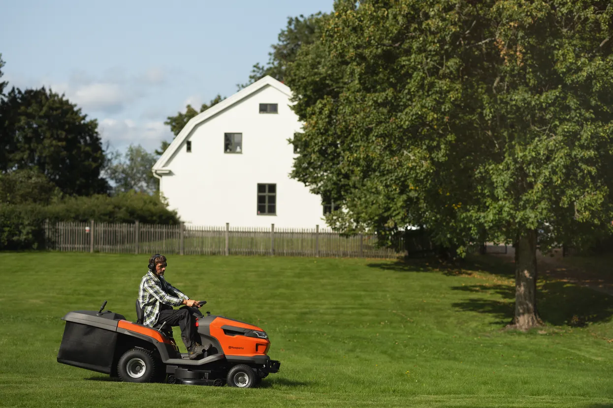 Husqvarna TC 220T Gartentraktor – Image 6