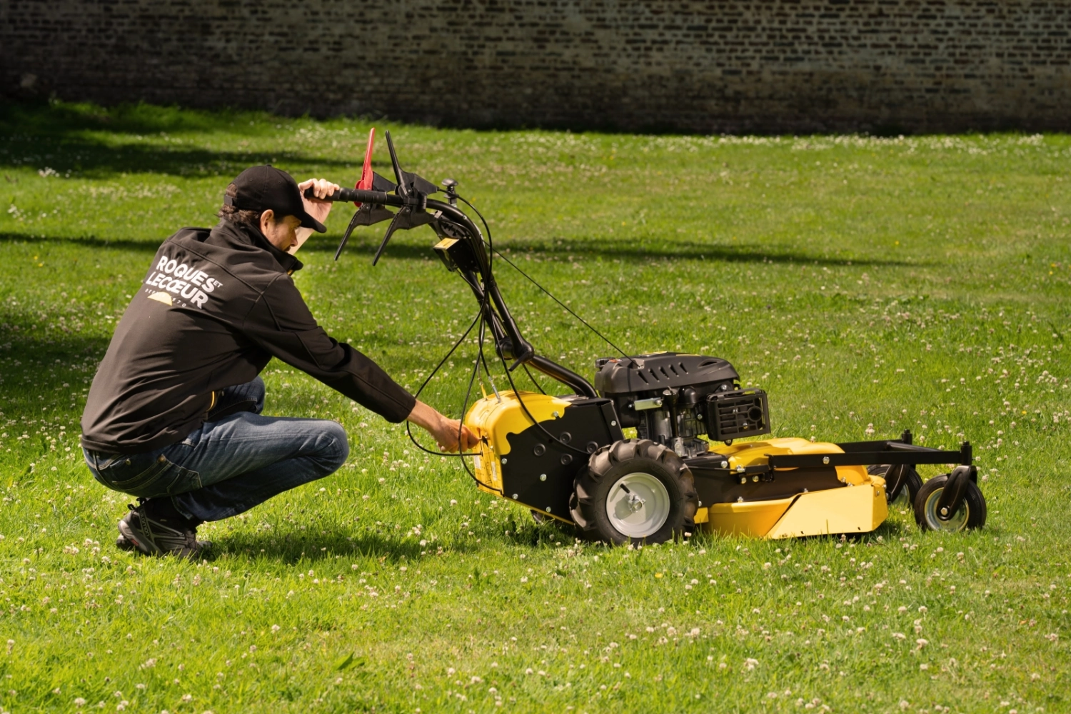 Roques et Lecoeur RL210B Vierrad-Rasenmäher mit Briggs & Stratton Motor – Image 5
