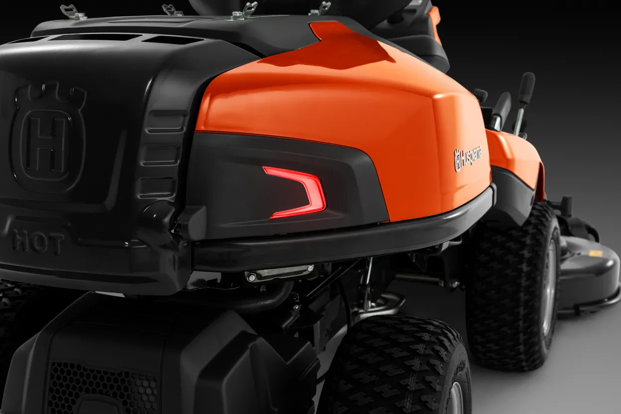 Husqvarna R 320X AWD Aufsitzfrontmäher – Image 7
